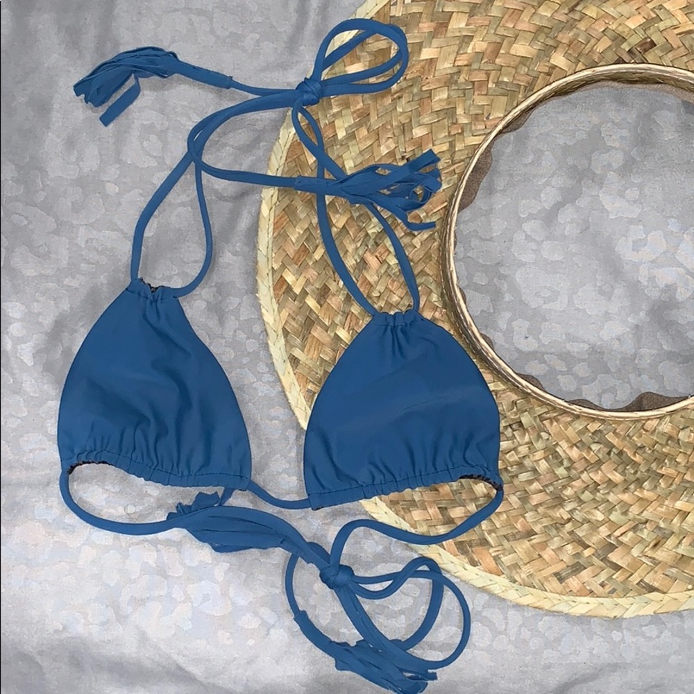 *SHOOT ME AN OFFER* Acacia Top in Salt Water